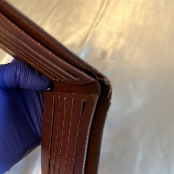 Louis Vuitton - Unisex Mono Bifold Wallet - Picture 6 of 15